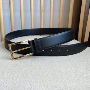 Purchasing grade PRADA (Prada)