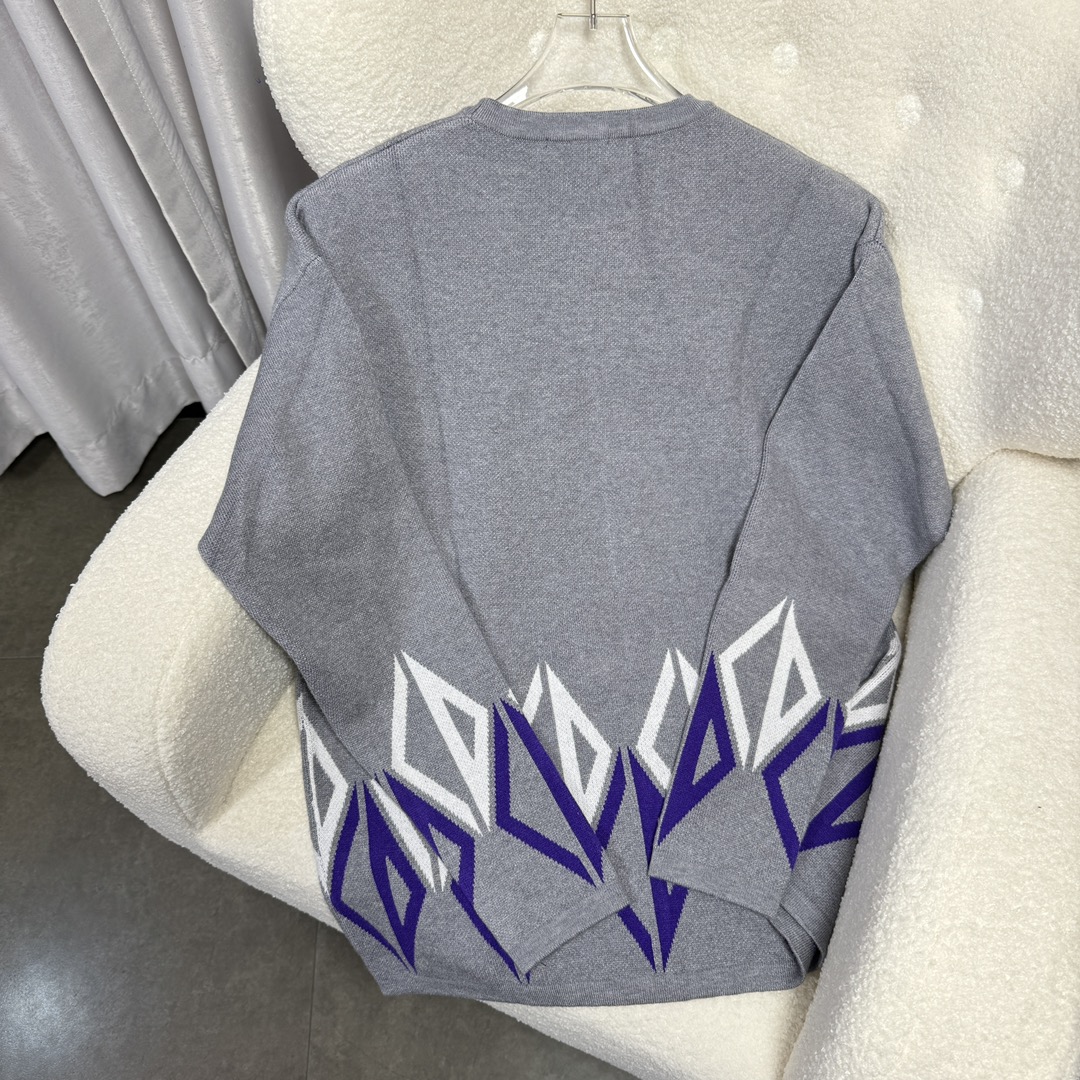 DIOR 24* Autumn and Winter Latest High-quality Italian imported fabrics, high-density knitting, versatile sweaters, shirts are handsome, triangle logo, more durable, more difficult to deform, excellent version All styles can easily HOLD, and the type of version and fabric should also be collected, and the classic fashion decoration that is sought after every year has swept the world - 图片 7