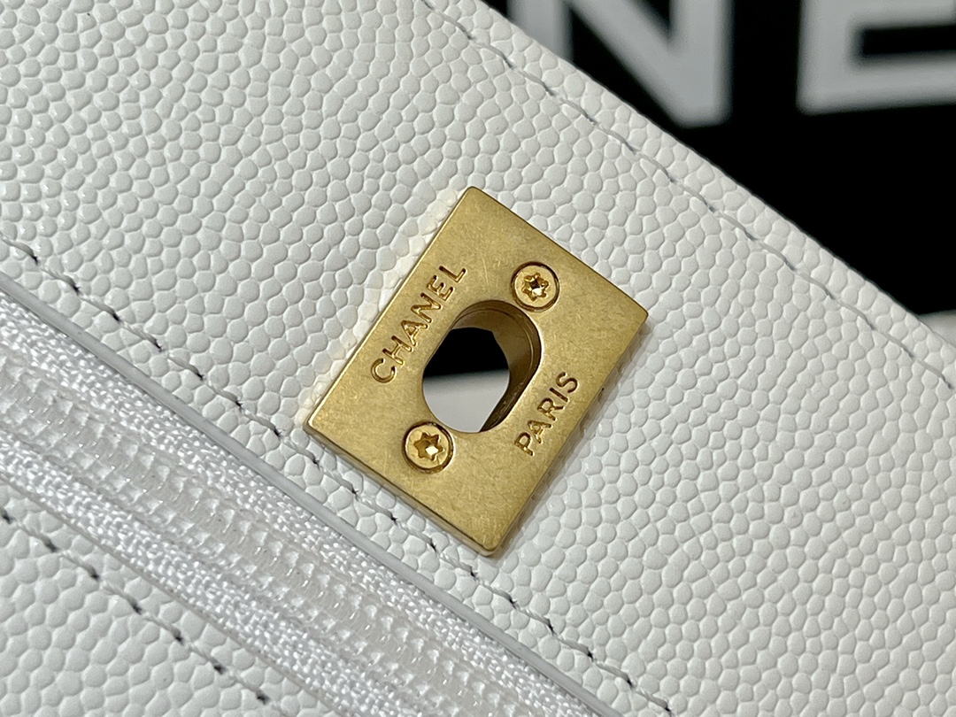 Xiaoxiang lucky gold coin bag has always been a popular style, there are six lucky gold coins in one bag, and the classic WOC version is still the most intimate lychee cowhide! 2840 Size 19*12*3.5cm, Available in black and white - 图片 4