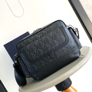 Large The Dior Hit the Road messenger bag is new this season, blending modernity with Dior's haute couture spirit.