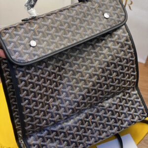 Delivery shot. Original leather dogtooth backpack ✈️