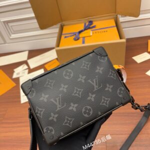 Exclusive first model: M44735 Premium Plus Edition