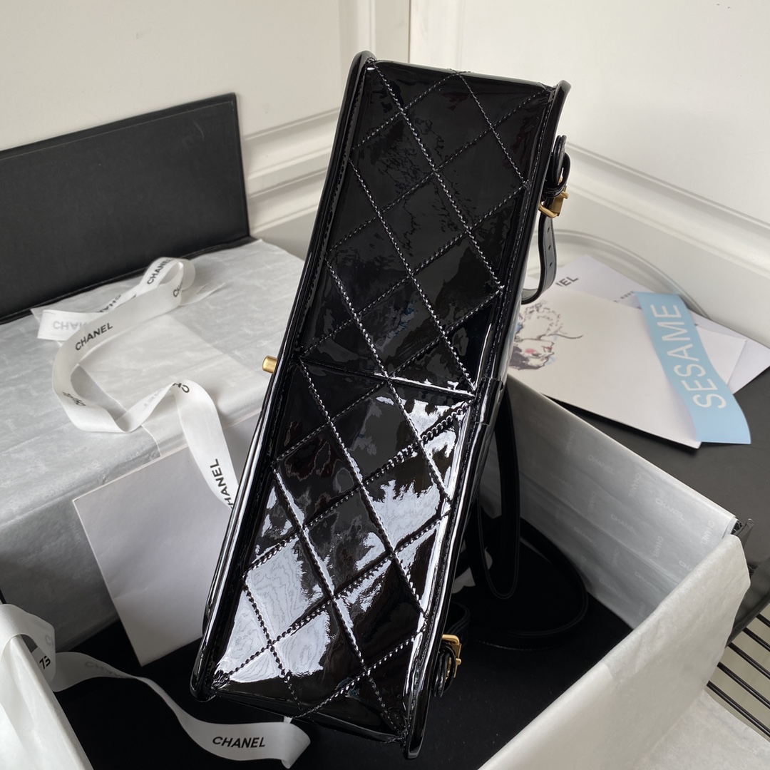 Spot 22K new backpack ● AS3662 patent leather happy value full ◎ This is a fragrant dumpling ● The degree of wide pampering is obvious to all! I want to wear it~ I finally waited for it~ This is simply the gospel of big bag lovers, the space in the bag is very large, and the practicality is super strong" The real thing is really huge and beautiful, patent leather has its own gloss, not as delicate as sheepskin, and at the same time it is lighter than lychee cowhide, and it is predicted that it will become a bag that everyone loves this year. It's really a head, sweet and retro, this backpack is the much-anticipated C-position, this year's patent leather gale, no one wants to escape 0 is just too top! Really bang good looking!! (size:31.5*31*9cm) - 图片 7