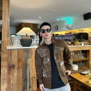 #Louis Vuitton/Louis Vuitton embroidered elements on the bodice of a long-sleeved shirt