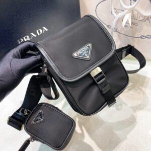 ✨ The new product debuts ✨2021 Pra*a popular 3-in-1 messenger bag 2VD043