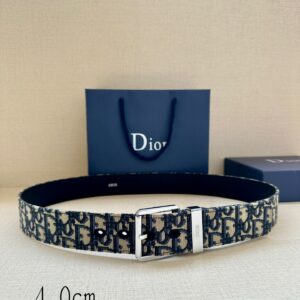 Width: 4.0cm This belt is crafted in black Dior fabric
