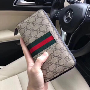 ()【Original Order】 !!️【Model】408835 Small Zipper Wallet【Size】19-10-2.5 cm【Color】Khaki High-end Quality [Material] (with gift box) Counter to purchase new styles!!️ Original imported PVC!!️ Authentic imported logo hardware and zipper!!️ Soft and comfortable material!!️ Unique quality!!️ Fashionable design!!️ Exquisite hand-constructed 🎉 must-have for trendy men! !️