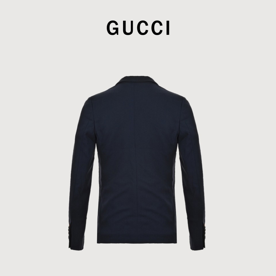 Gucci x MIb 23Fw NY Yankees blazer fabric is made of twill cotton indigo weave, the overall fit is firm and neat, the chest logo precision three-dimensional embroidery, the original hardware accessories, the whole sewing needle rider stitching, the shoulder padded shoulder design, the built-in tool pocket, the hand-stitched small label and five tags, the original shell buckle, the waist line is cut very carefully, the sense of fit is very thin, easy and versatile Size: S-L - 图片 10