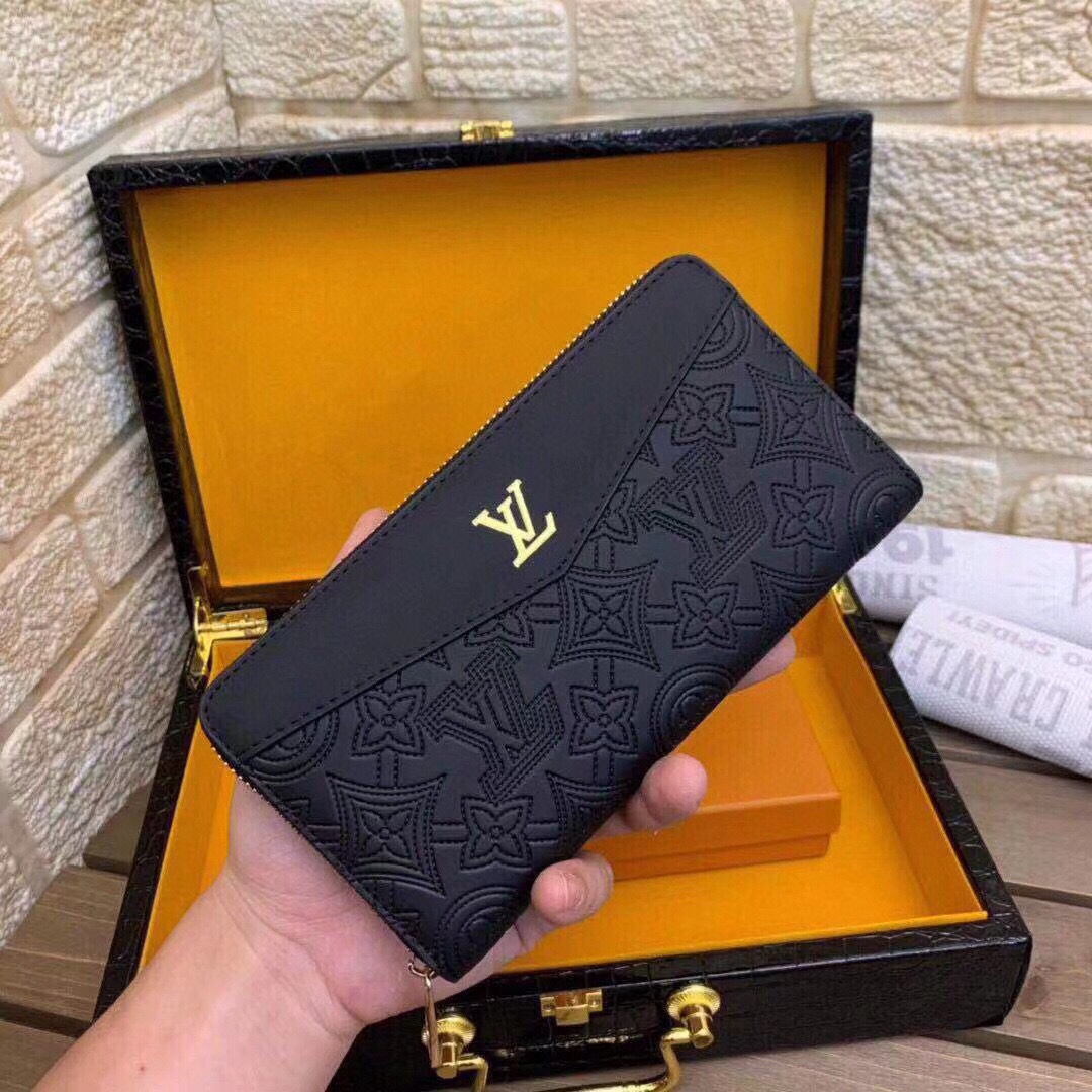 , top-level original single . With gift box small zipper wallet Model: 74916 imported leather (tail single imported cowhide). Exquisite handicraft production, using 100% imported tail single cowhide, strong texture, excellent feel. With classic hardware, versatile style, absolutely hot. Color: Black., Size: 19.5x10x2.5cm