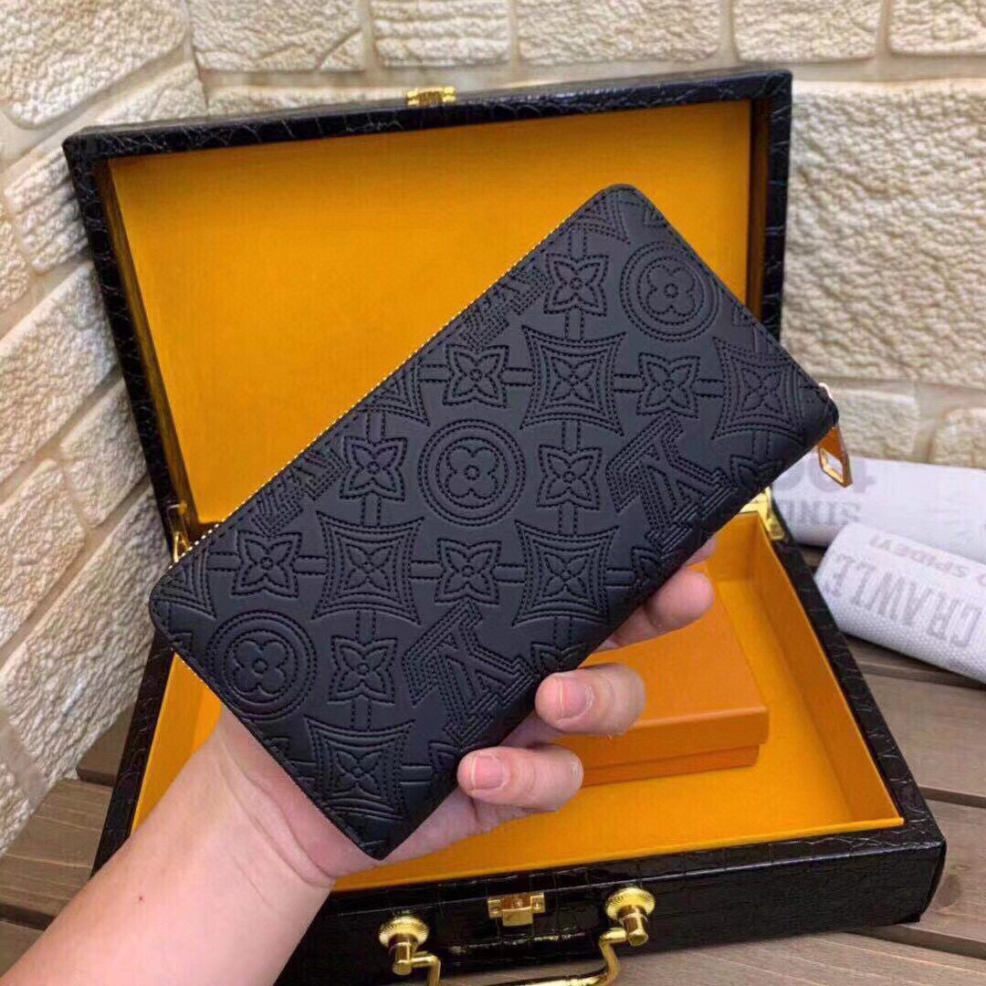, top-level original single . With gift box small zipper wallet Model: 74916 imported leather (tail single imported cowhide). Exquisite handicraft production, using 100% imported tail single cowhide, strong texture, excellent feel. With classic hardware, versatile style, absolutely hot. Color: Black., Size: 19.5x10x2.5cm - 图片 3