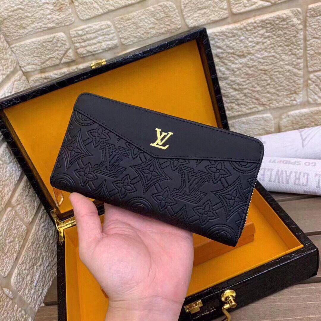 , top-level original single . With gift box small zipper wallet Model: 74916 imported leather (tail single imported cowhide). Exquisite handicraft production, using 100% imported tail single cowhide, strong texture, excellent feel. With classic hardware, versatile style, absolutely hot. Color: Black., Size: 19.5x10x2.5cm - 图片 4