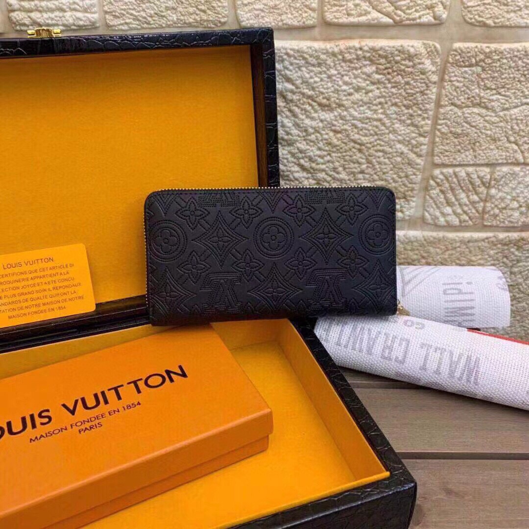 , top-level original single . With gift box small zipper wallet Model: 74916 imported leather (tail single imported cowhide). Exquisite handicraft production, using 100% imported tail single cowhide, strong texture, excellent feel. With classic hardware, versatile style, absolutely hot. Color: Black., Size: 19.5x10x2.5cm - 图片 6