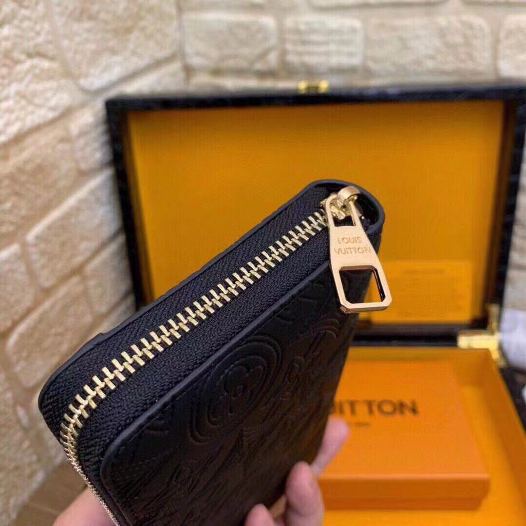 , top-level original single . With gift box small zipper wallet Model: 74916 imported leather (tail single imported cowhide). Exquisite handicraft production, using 100% imported tail single cowhide, strong texture, excellent feel. With classic hardware, versatile style, absolutely hot. Color: Black., Size: 19.5x10x2.5cm - 图片 9