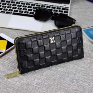 , original single .  With gift box Small zipper wallet Model: 6662LV imported leather (tail single wrestling leather pressed classic checkered)