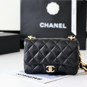 2022cc Spring/Summer Collection [Pleasant] Catwalk Thick Chain Armpit Bag 3214 Size 21x17x6cm, Exclusive original square frame sheepskin, super soft to the touch Black, purple